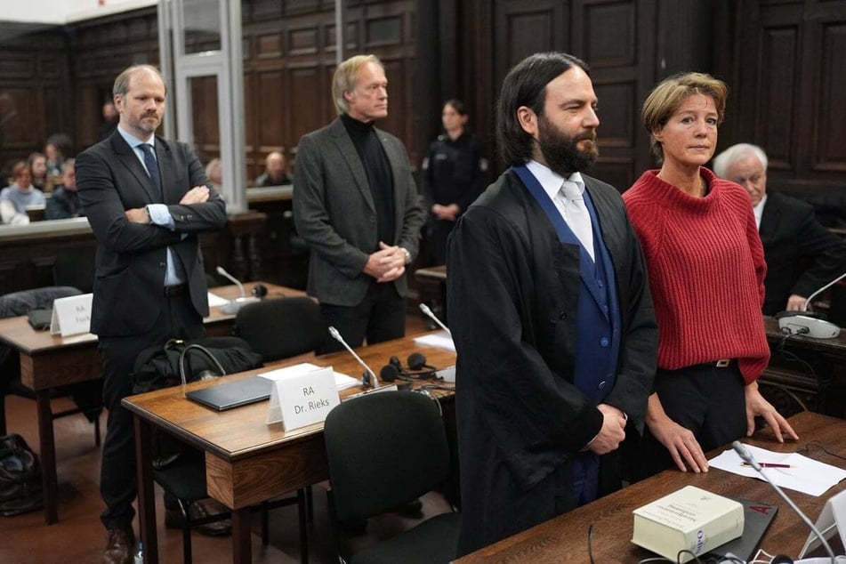 Christina Block und Anwalt Ingo Bott zu Beginn des 29. Verhandlungstags. Hinter ihnen sitzt Gerhard Delling zusammen mit seinem Anwalt, David Rieks (l.).