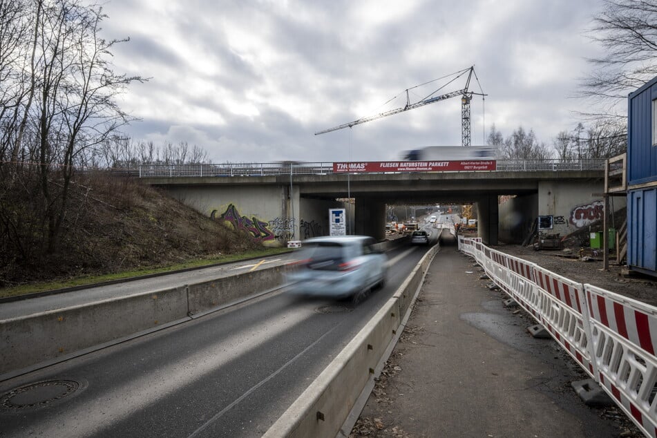 Die Straße Im Neefepark im Bereich der Durchfahrt unter der Brücke Neefestraße muss erneut voll gesperrt werden. (Archivbild)