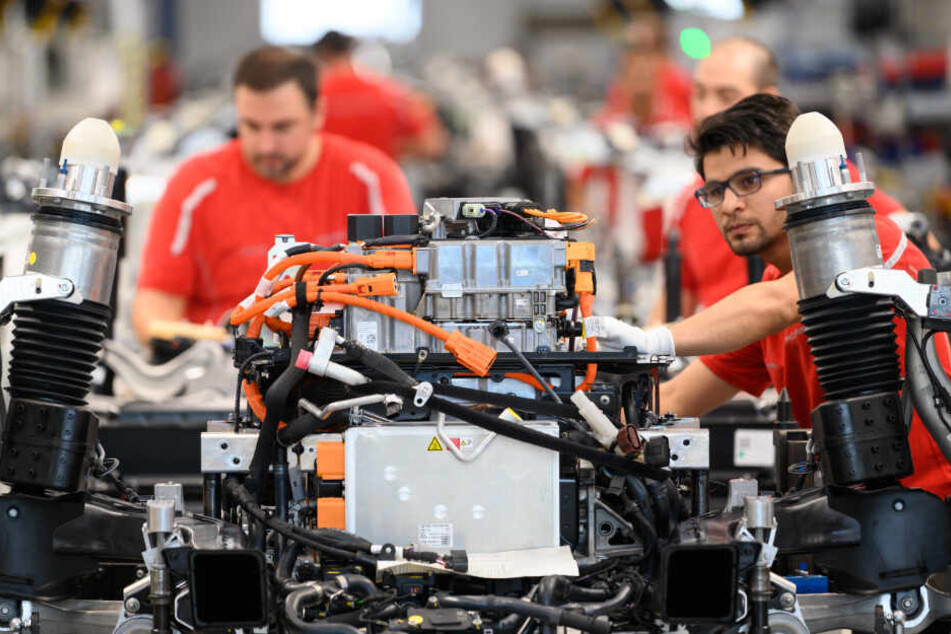 Produktion bei Porsche an zwei Standorten steht still