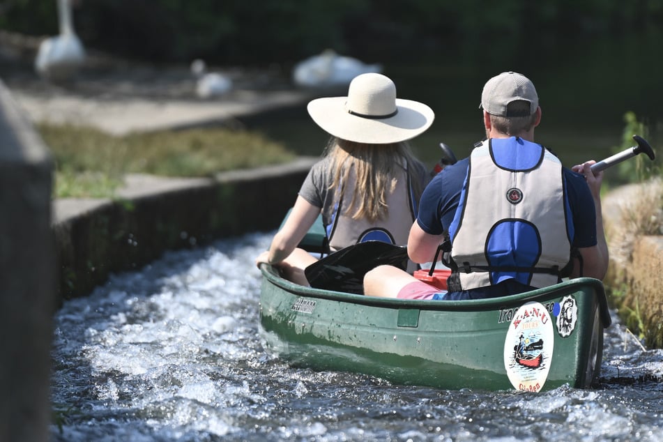 Große Klappe, nichts dahinter: Kanufahrerin kentert und muss gerettet werden