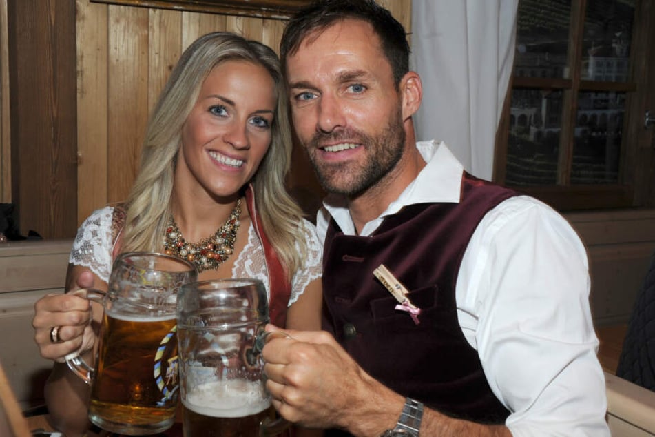 Sven Hannawald und seine Melissa beim Oktoberfest.