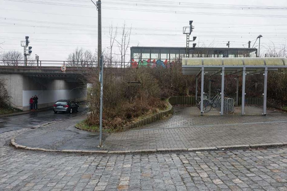 Am S-Bahnhof Zschachwitz ereignete sich im März die Tat. 