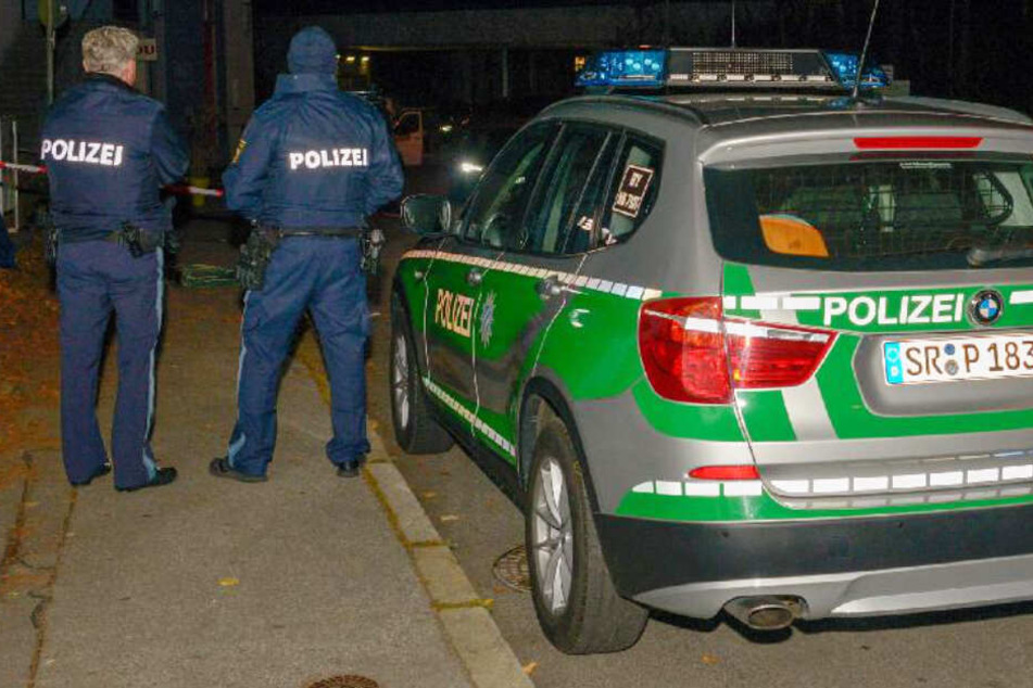 In Passau ist ein 33 Jahre alter Mann niedergestochen und tödlich verletzt worden.