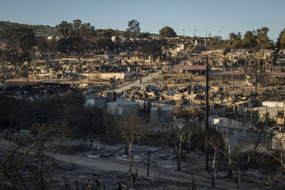 Blick auf Teile des ausgebrannten Flüchtlingslagers Moria.