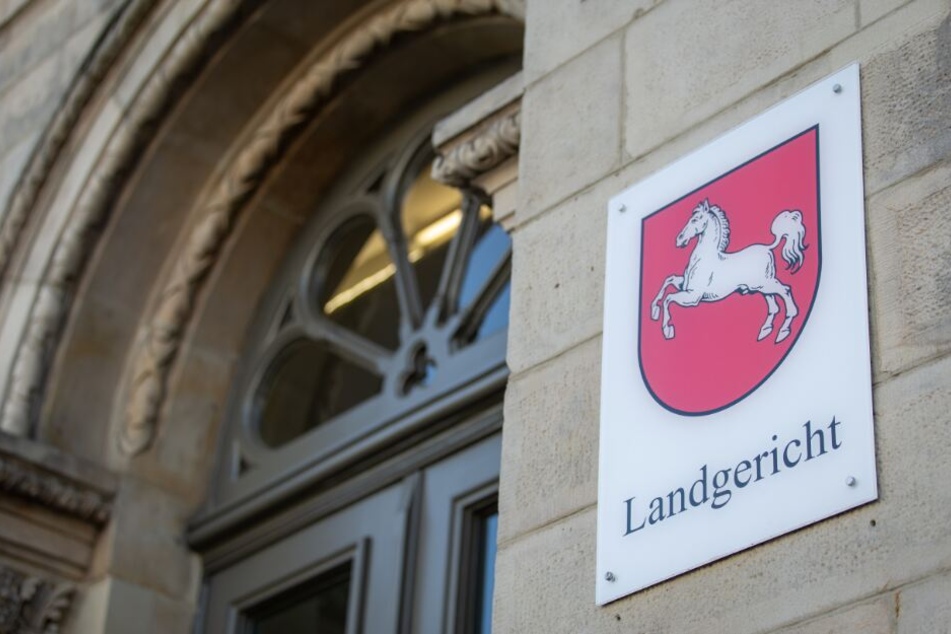 Vor dem Landgericht in Osnabrück müssen sich die beiden Angeklagten verantworten.