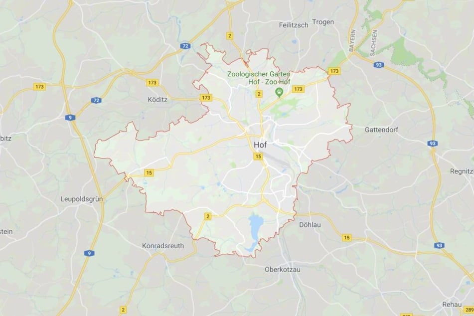Eine betrunkene Frau hat in Hof in Bayern für einen Polizeieinsatz gesorgt.