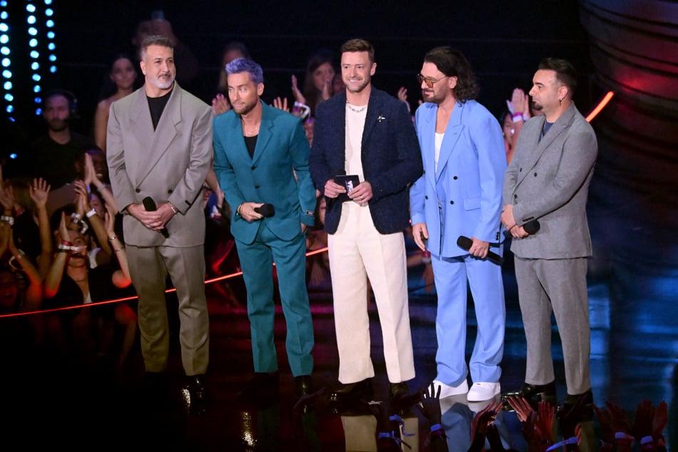 Justin Timberlake (m) brought his N*SYNC bandmates for his one-night only show in LA.