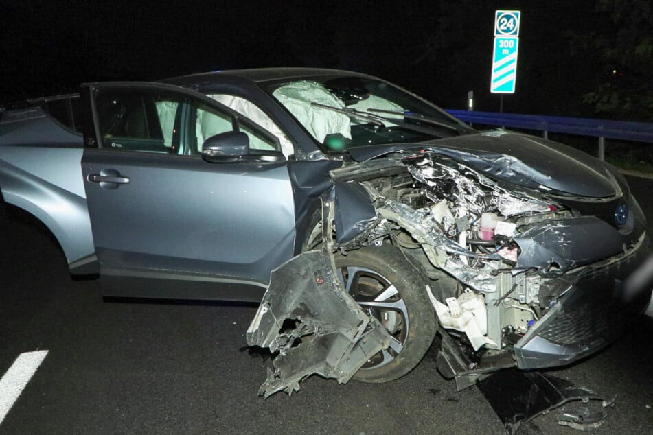 Der graue Toyota der 54-Jährigen war nach dem Unfall ein Totalschaden.