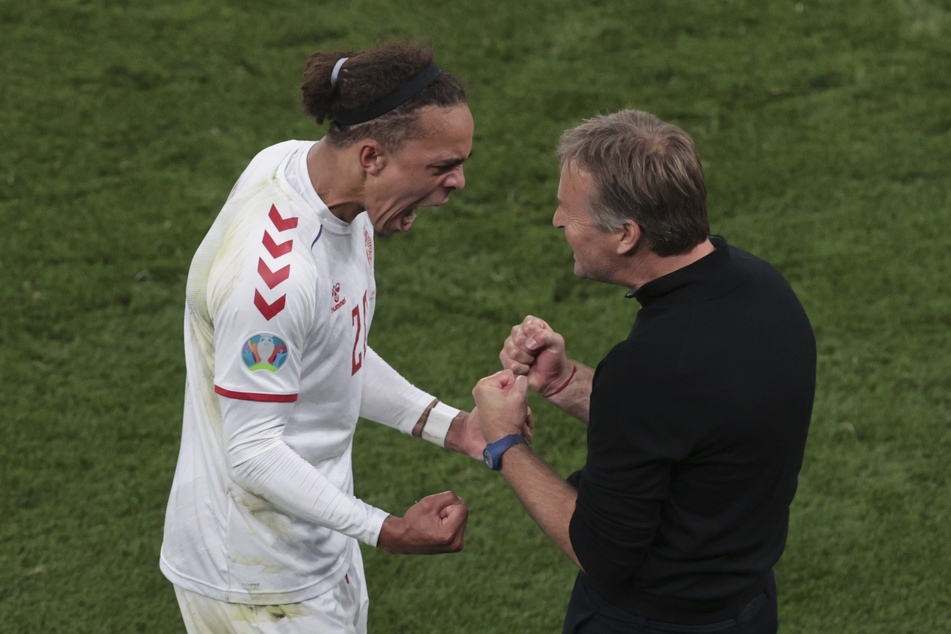 Mit seinem 2:0 leitete Yussuf Poulsen den Sieg für sein Land ein.