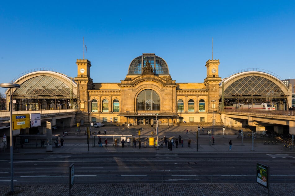 Im Dresdner Hauptbahnhof kam es zu einer Auseinandersetzung zwischen einer Frau und dem Sicherheitspersonal. (Archivbild)
