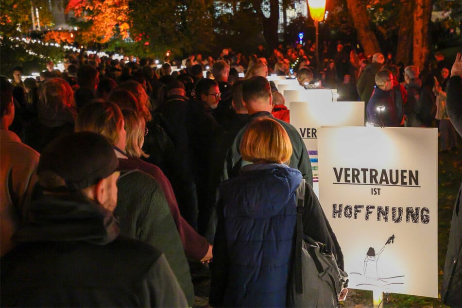 Leipzig: Leipzig feiert Lichtfest und legt Grundstein für Freiheits- und Einheitsdenkmal