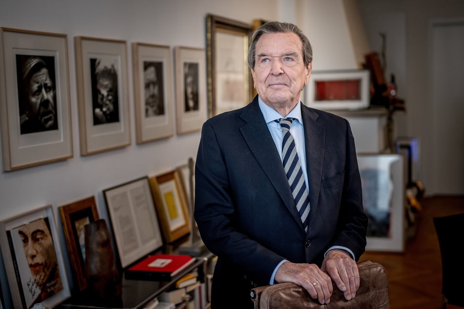 Gerhard Schröder (79, SPD) war von 1998 bis 2005 Bundeskanzler. Er will "positive Ereignisse" mit Putin nicht vergessen machen.