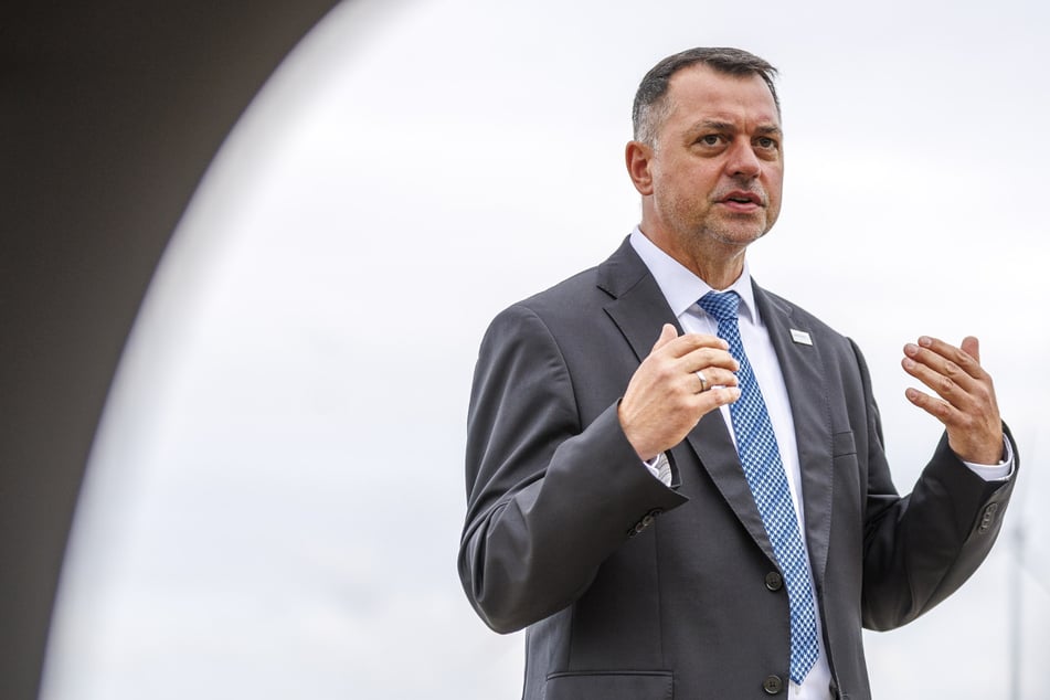 Kosten für Sozialleistungen ufern aus: Verband rutscht weiter in die Miesen