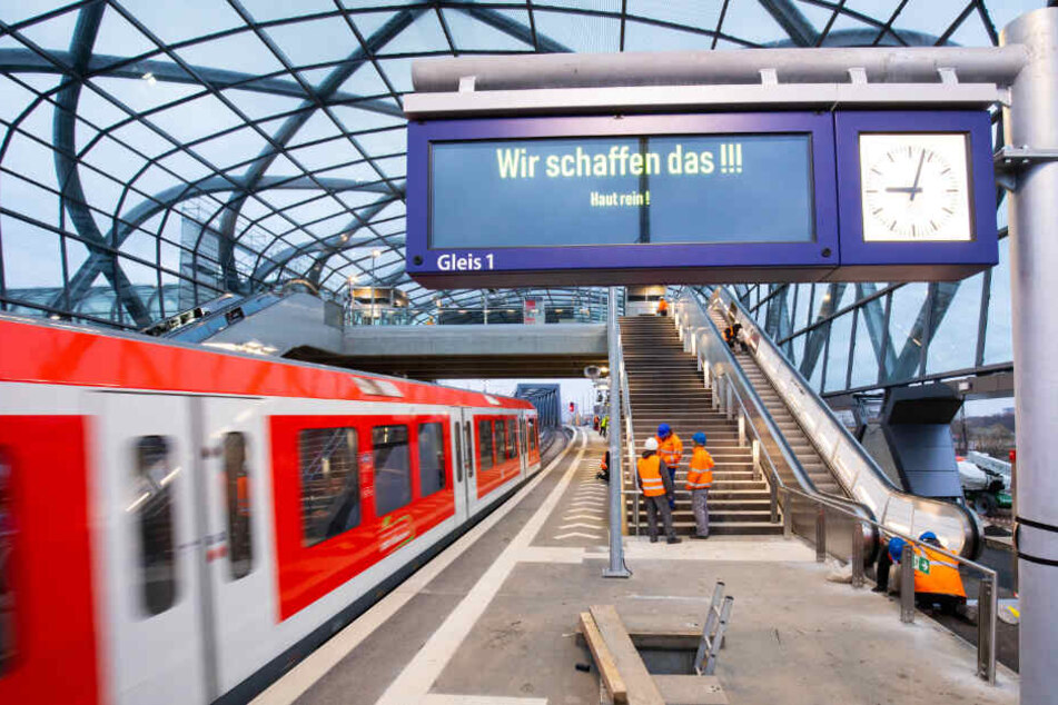 Die Bauarbeiten arbeiteten unter Hochdruck an der Fertigstellung.