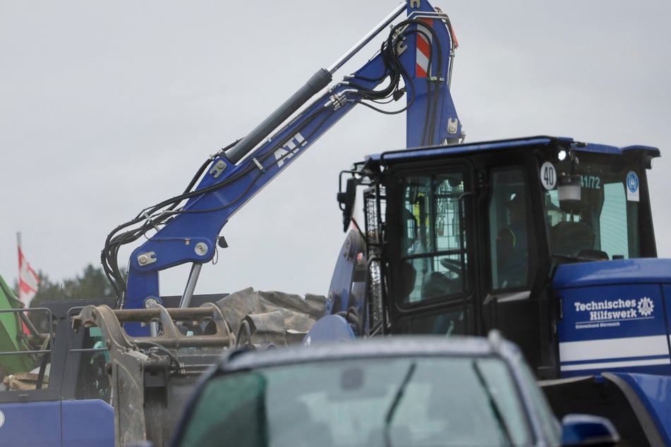 Nach ihrem Verschwinden wurde zunächst ein Wertstoff- und Recyclinghof durch Einsatzkräfte von Polizei und Technischem Hilfswerk (THW) durchsucht ...