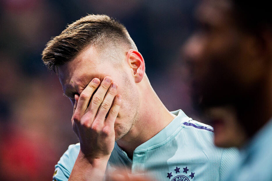 Würde am liebsten im Boden versinken: Bayerns Niklas Süle nach der 1:3-Schlappe bei Bayer 04 Leverkusen.