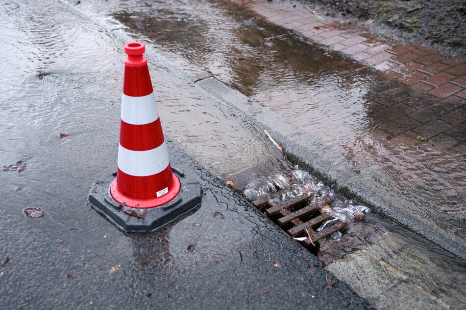 Örtlich kann es in Thüringen zu starken Regengüssen kommen. Der Deutsche Wetterdienst mahnt zur Vorsicht. (Symbolfoto)