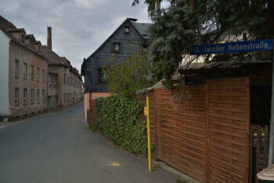 Der Mann hatte das Mädchen auf der St. Jacober Nebenstraße gepackt und in einen Transporter gezerrt.