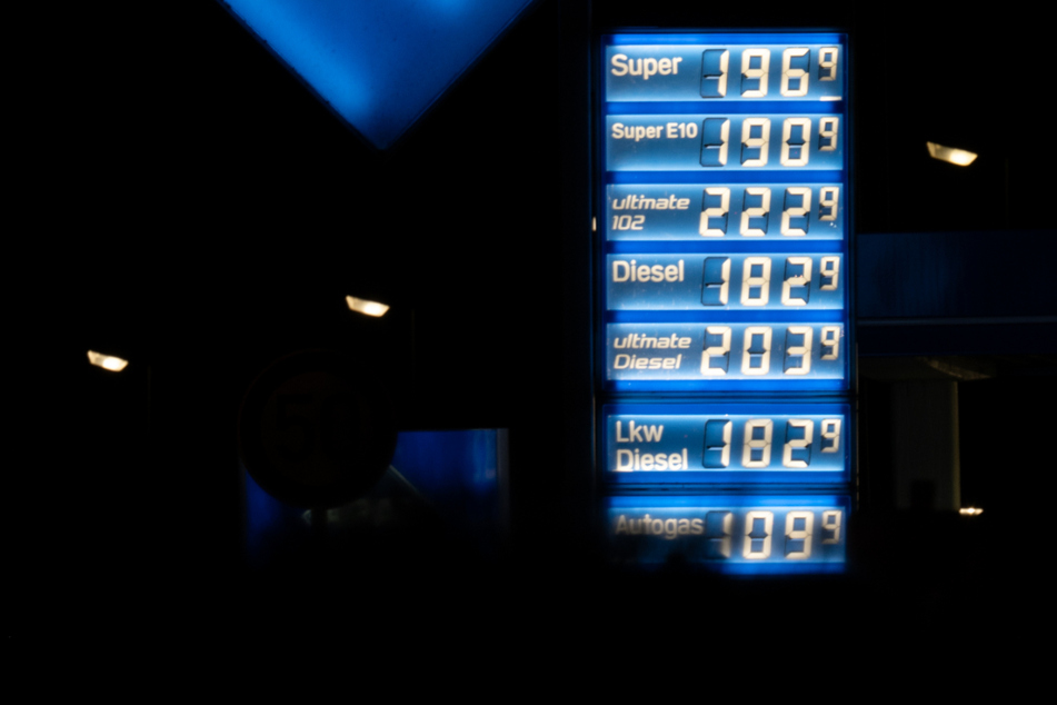 An sächsischen Tankstellen sah es innerhalb der vergangenen Monate nicht gerade günstig aus. (Symbolbild)