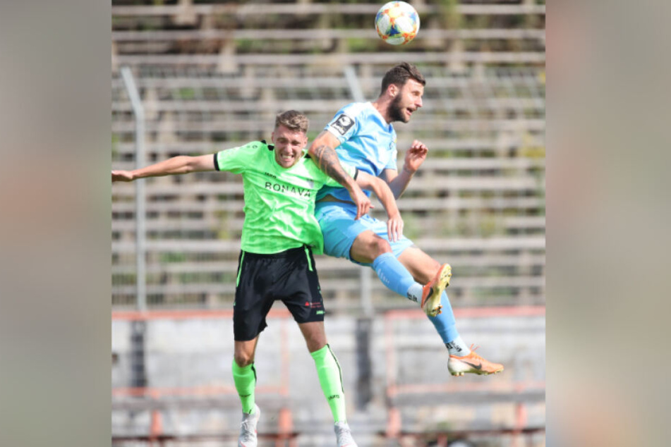 Dejan Bozic (r.), hier im Testspiel gegen Fürstenwalde beim Kopfballduell mit Mateusz Ciapa, erhielt gegen Jena eine Denkpause. Heute ist der Torjäger wieder dabei.