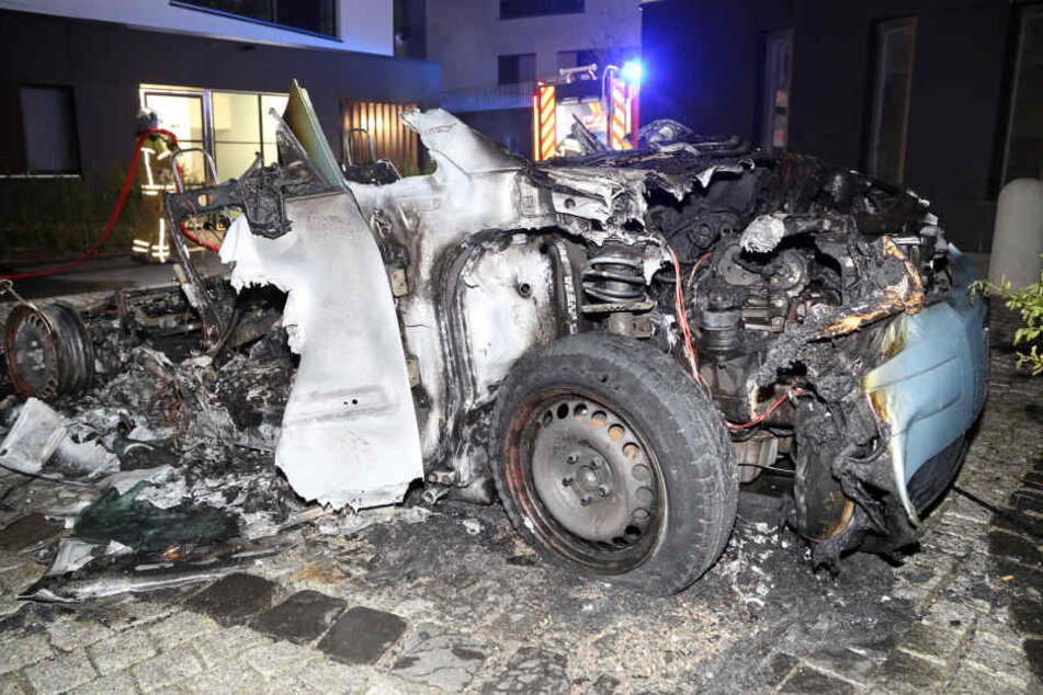Der Audi A2 brannte in der Nacht in der Neustadt komplett ab.