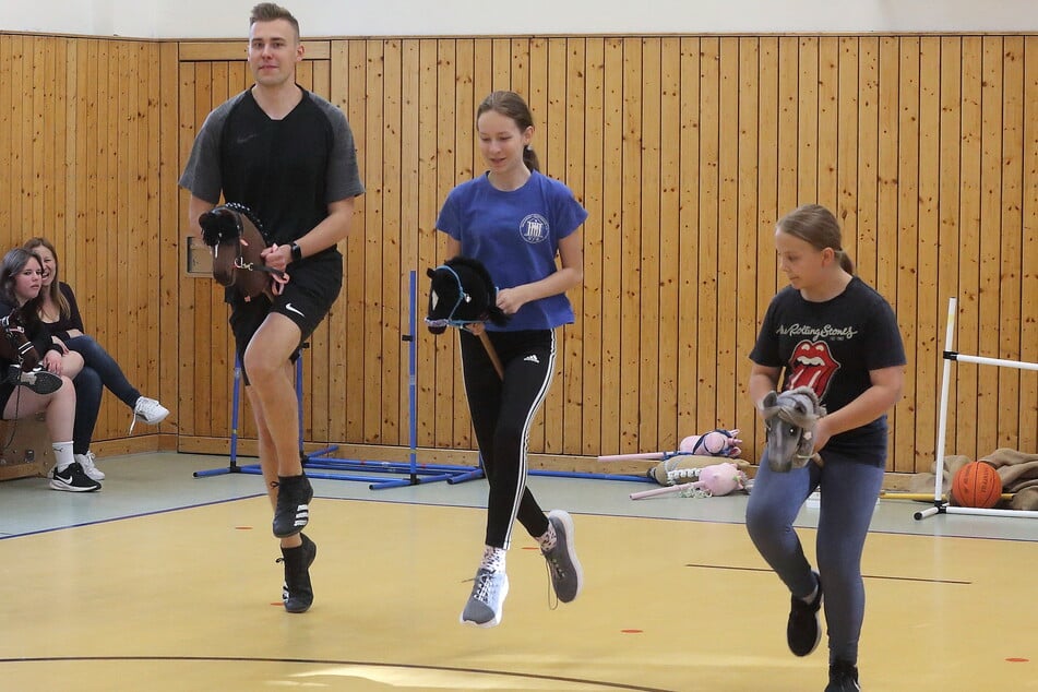 Das Training findet in der Turnhalle der 77. Grundschule statt.