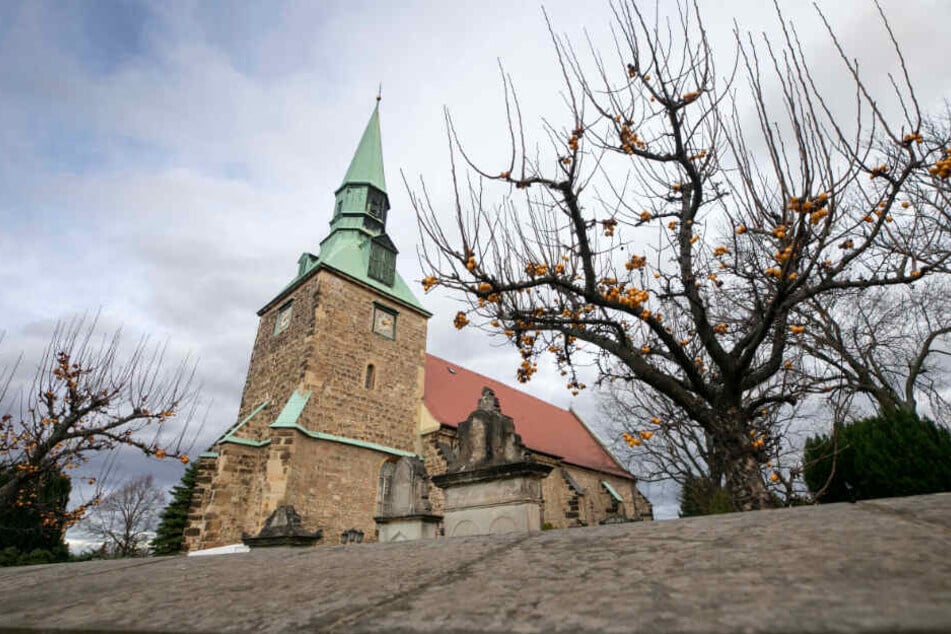 Die Leubnitzer Kirche ist eine der ältesten Dorfkirchen Dresdens und eine der bemerkenswertesten in Sachsen.