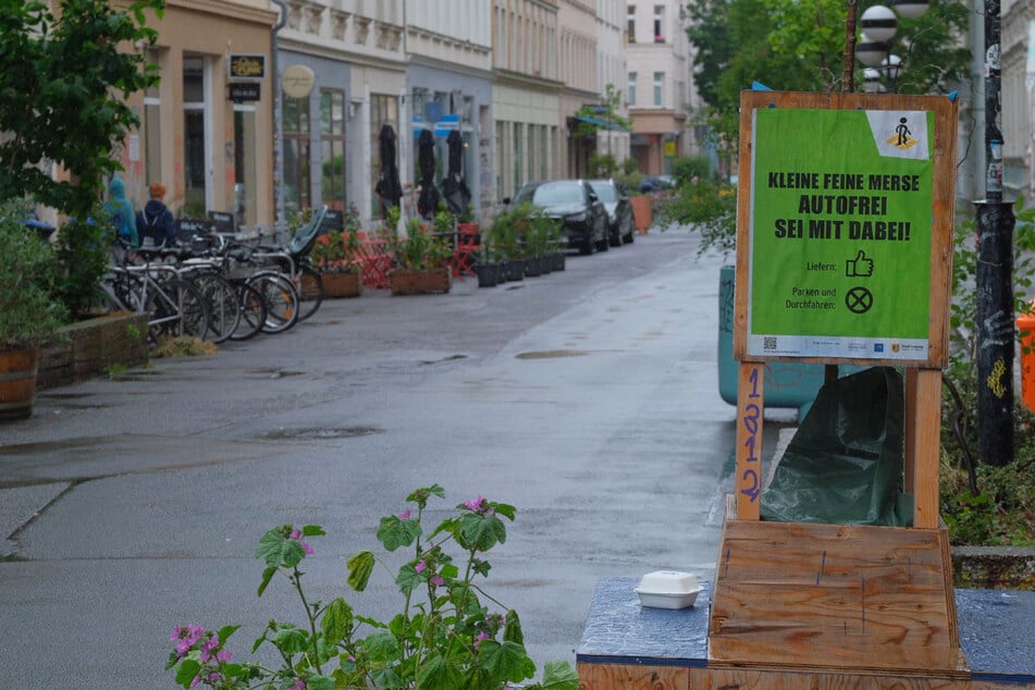 Seit September vergangenen Jahres ist die "kleine, feine Merse" eine Fußgängerzone. Laut Stadtverwaltung gibt es derzeit jedoch noch "Akzeptanzprobleme" mit der "neuen" Regelung.