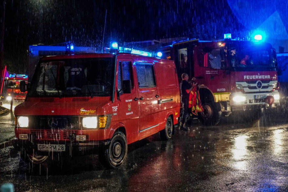 Einsatzkräfte in Ebersbach.