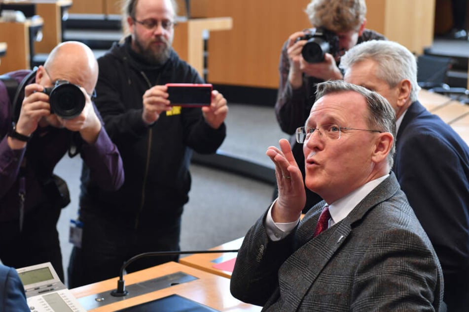 Bodo Ramelow hatte seiner Frau vor der Wahl noch einen Kuss zugeworfen.