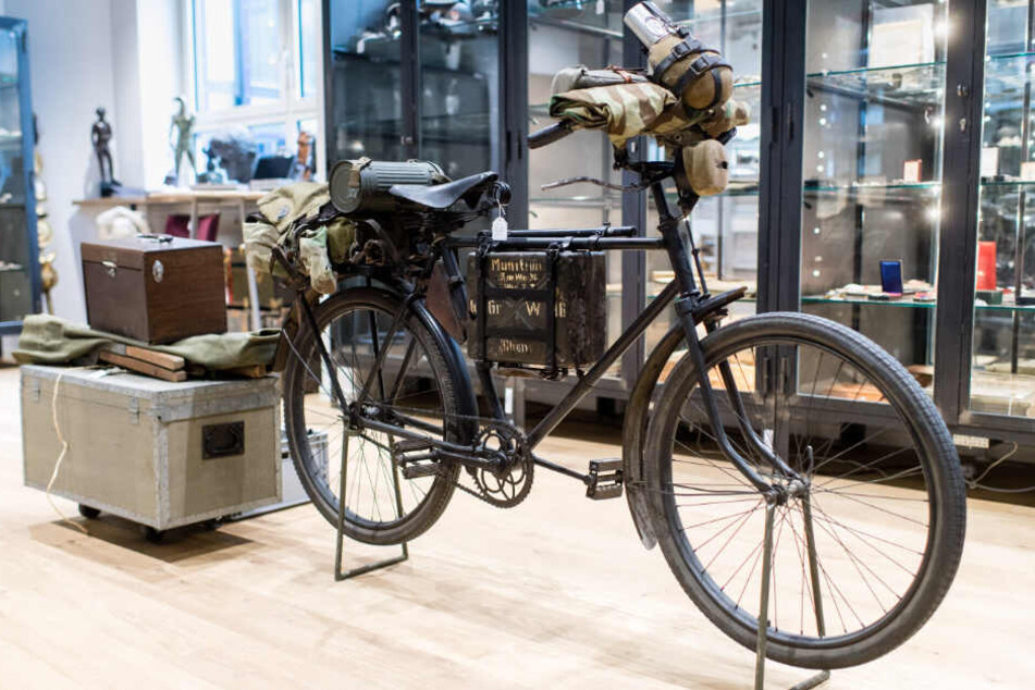 Ein Truppenfahrrad der Wehrmacht mit der Bezeichnung "Bergrador" war im Auktionshaus "Hermann Historica" zu sehen.