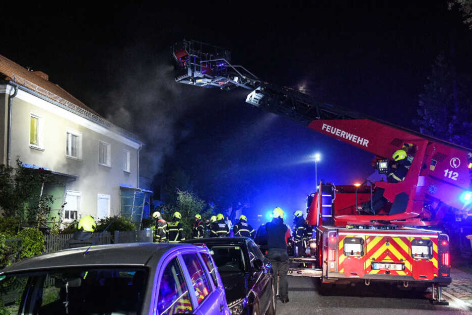 In der Nacht wurde die Potsdamer Berufsfeuerwehr zu einem Wohnungsbrand gerufen.
