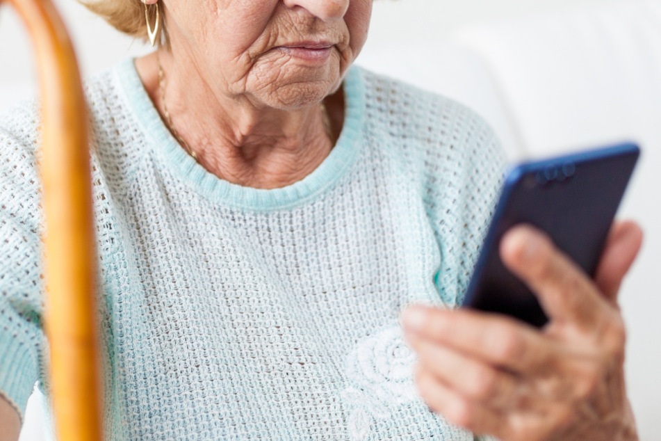 Vorsicht, Falle! Rentnerin (93) um sechsstellige Summe beraubt