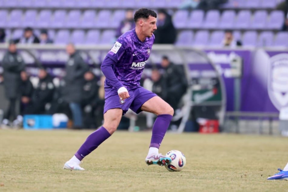 Ricky Bornschein (26) wechselte im Sommer 2024 nach Aue. Derzeit fehlen ihm dringend Einsätze für seine weitere spielerische Entwicklung, die ihm der FCE nicht gewährleisten kann.