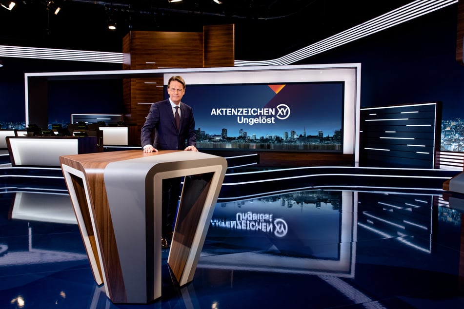 Moderator Rudi Cerne (67) stellt den Fall am 26. November gemeinsam mit der Polizei in der ZDF-Sendung "Aktenzeichen XY... Ungelöst" vor.