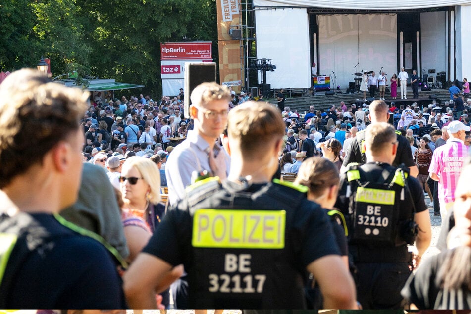 Berlin: "Jetzt erst recht": Tausende feiern bei queerem Parkfest in Friedrichshain