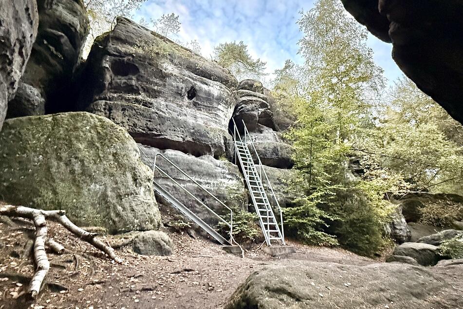 Mädchen (5) bei Absturz im Felsenlabyrinth verletzt