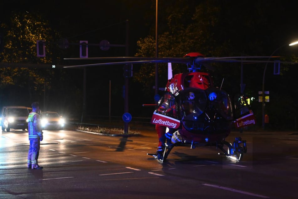 Die schwerverletzte Person musste mit einem Rettungshubschrauber in ein Krankenhaus gebracht werden.