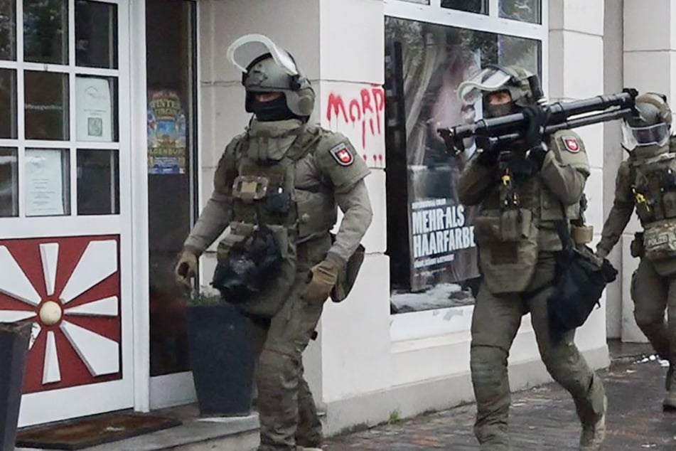 Mann verschanzt sich in Hotelzimmer: SEK im Einsatz