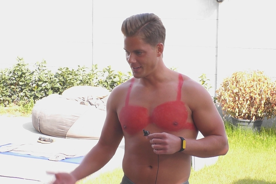 Cedric wird oft für schwul gehalten.