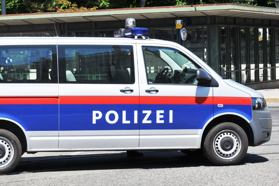 Die Polizei hatte mit Jugendlichen zu tun, die eine illegale Party veranstalteten und eingeschüchtert wurden (Symbolbild).