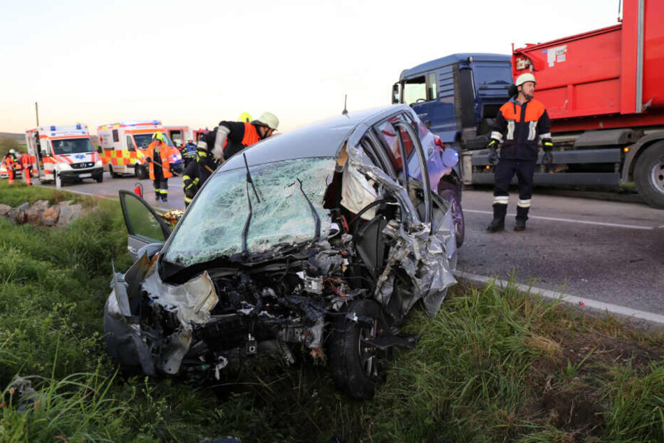 Das junge Ehepaar wurde bei dem Unfall schwer verletzt. Das ungeborene Baby konnte nicht gerettet werden.