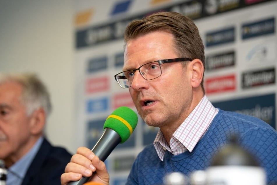 Rico Schmitt soll die Mannschaft des FCC in einer schweren Saison noch zum Klassenerhalt führen.