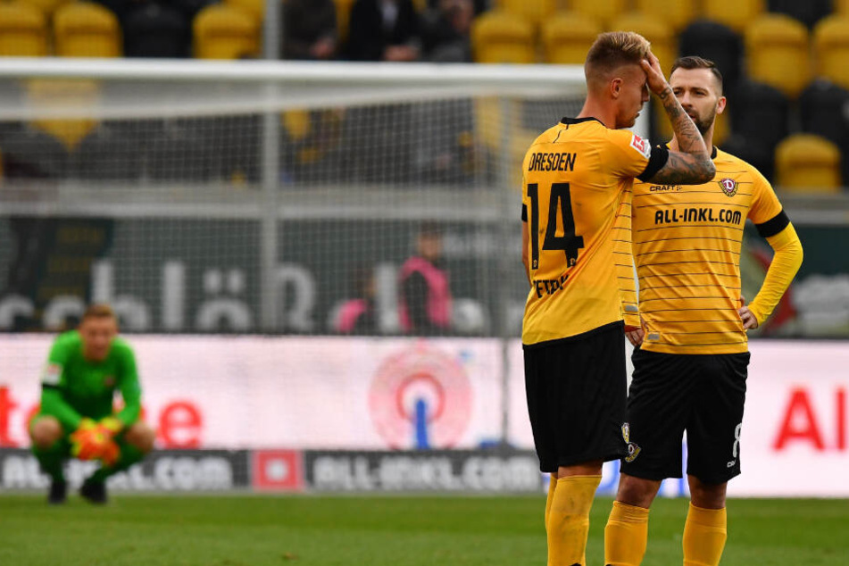 Die beiden Tschechen Ondrej Petrak (l.) und Josef Husbauer sind nach dem 1:2 gegen Bochum sichtlich enttäuscht. Beide konnten noch nichts vollends im Dynamo-Trikot überzeugen.