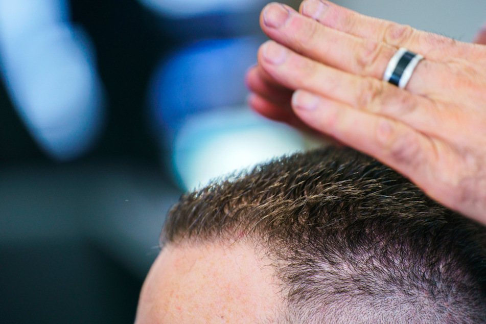 Ein Friseurbesuch wurde in Schwaben zum Fall für die Polizei. (Symbolbild)
