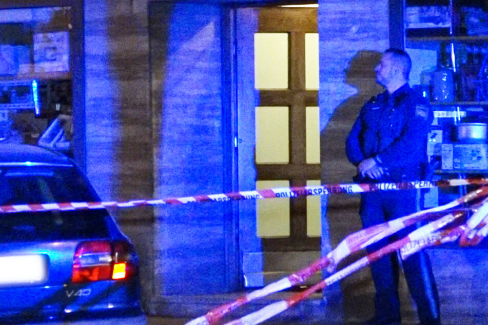 Nach der Festnahme der beiden Männer wurde der Tatort zur Spurensicherung abgesperrt.