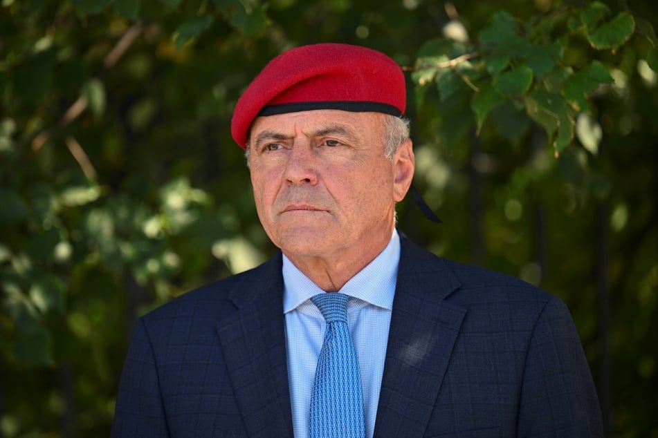 New York City's Republican mayoral nominee Curtis Sliwa said wealthy donors have offered him big sums of money to drop his campaign.