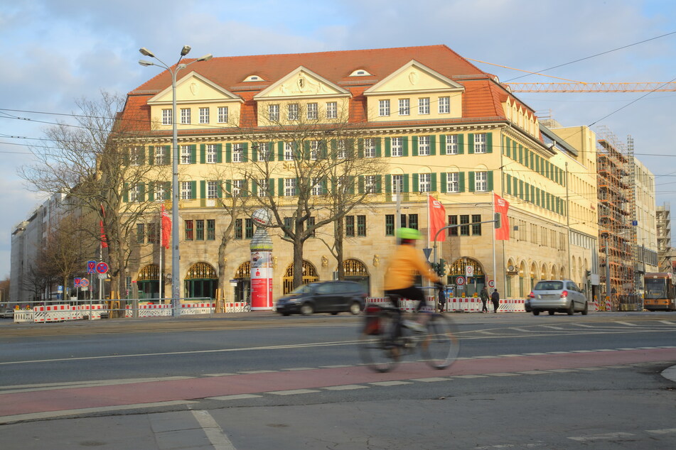 Die Zentrale der Ostsächsischen Sparkasse am Güntzplatz in Dresden ist Anlaufstelle für Tausende Firmen- und Privatkunden. (Archivbild)