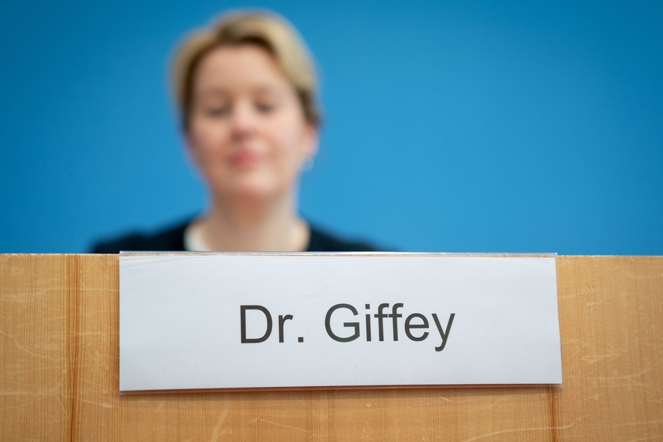 Franziska Giffey (43, SPD) wurde der Doktortitel offiziell entzogen.