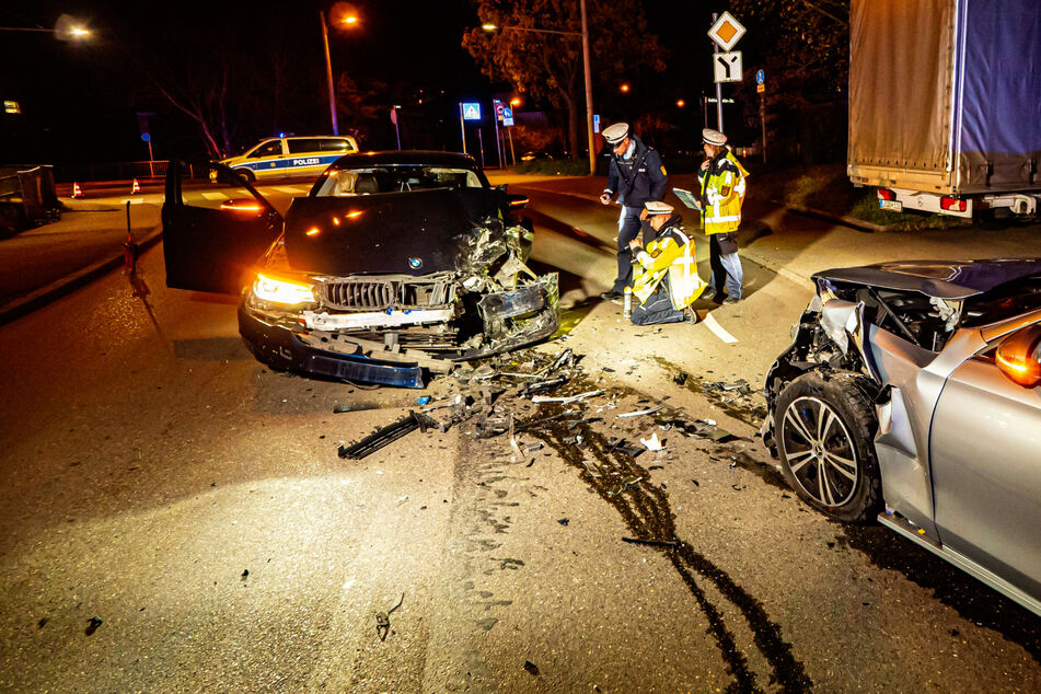 BMW kracht frontal in Taxi: Sechs teils Schwerverletzte!